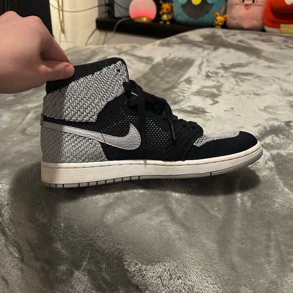 Air Jordan 1 Shadow Flyknit - Picture 7 of 9